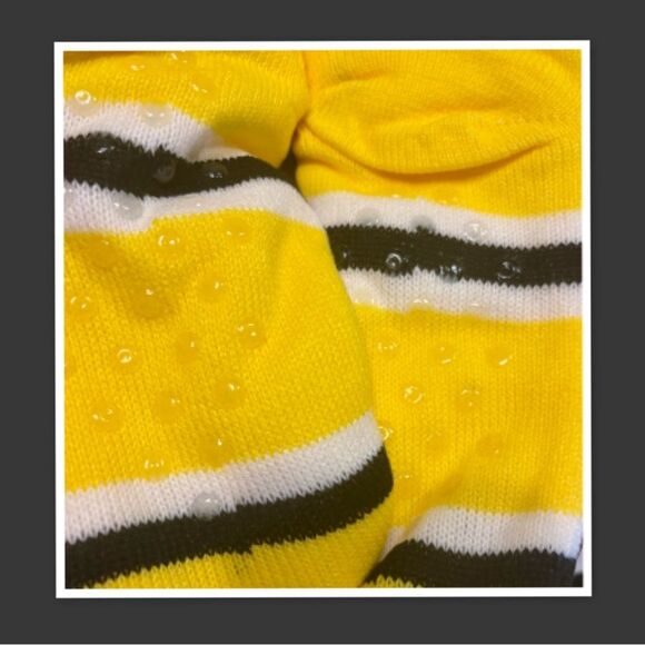 Minions Sherpa Fleece Slipper Socks Cabin Sock Adult One Size Fits Most (New) - Picture 3 of 3